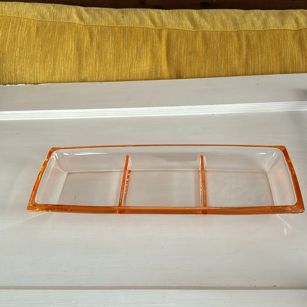 Leonardo Rosé - Clear Tray, Coral Color Trim Visually Stunning 16”x 6”